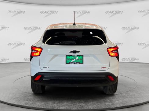 Used 2025 Chevrolet Trax RS FWD image 6