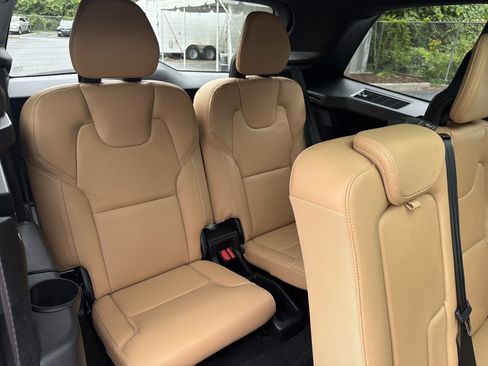 Certified 2023 Volvo XC90 B6 Ultimate w/ Protection Package Premier AWD/4WD image 33