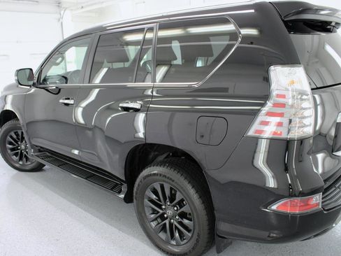 Used 2022 Lexus GX 460 Premium w/ Premium Package image 16