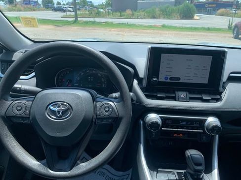 Used 2025 Toyota RAV4 XLE AWD/4WD image 14