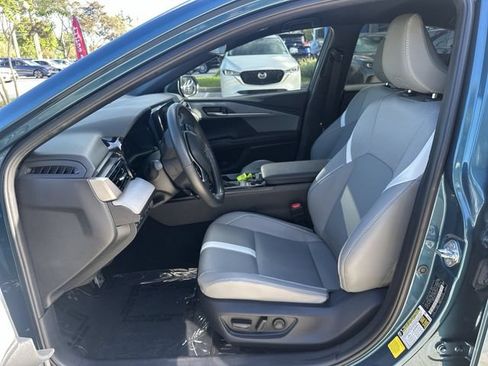 Used 2025 Toyota Camry SE FWD image 30