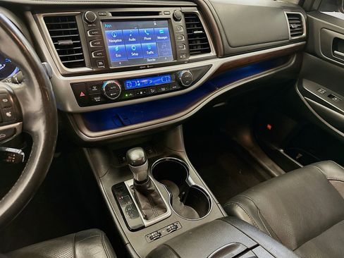 Used 2015 Toyota Highlander Limited Platinum image 26