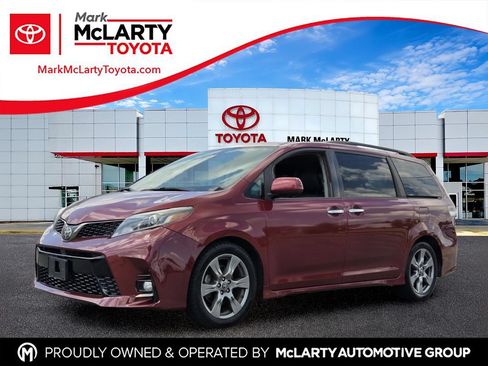 Used 2019 Toyota Sienna SE FWD image 1