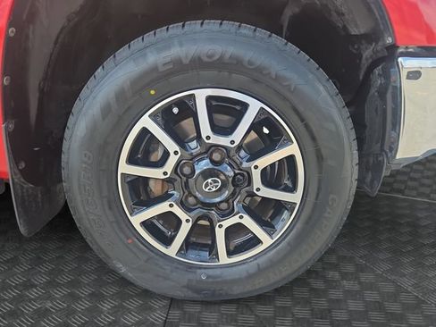 Used 2015 Toyota Tundra SR5 w/ SR5 Upgrade Package RWD image 35