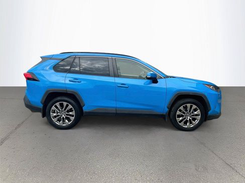 Used 2019 Toyota RAV4 XLE Premium w/ All Weather Liner Package AWD/4WD image 3