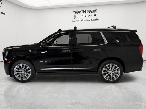 Used 2024 GMC Yukon Denali w/ Denali Reserve Package AWD/4WD image 2