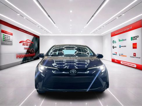 Used 2023 Toyota Corolla LE image 3