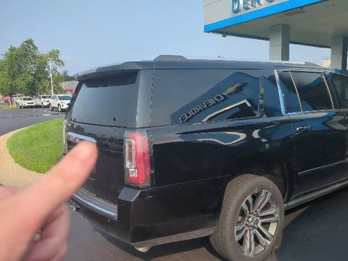 Used 2018 GMC Yukon XL Denali w/ Denali Ultimate Package AWD/4WD image 8