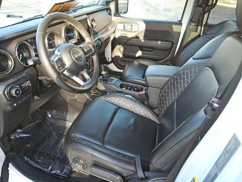 Used 2021 Jeep Wrangler Unlimited Sahara image 20
