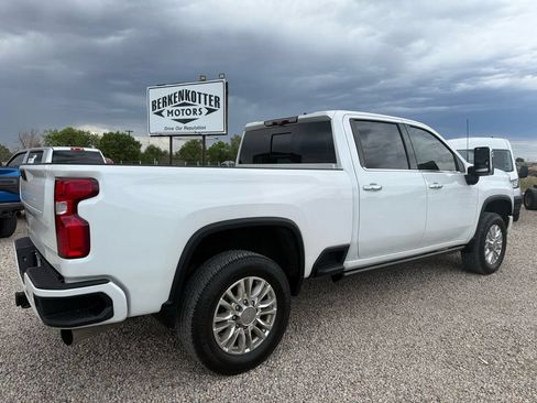 Used 2021 Chevrolet Silverado 2500 High Country w/ Z71 Off-Road Package AWD/4WD image 11