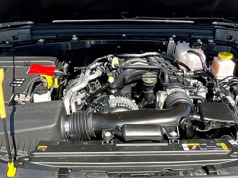 Used 2023 Jeep Gladiator Sport image 9