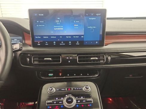 Used 2022 Lincoln Nautilus Reserve w/ Luxury Package image 13