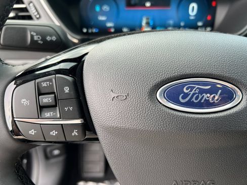 New 2026 Ford Escape SE w/ PHEV Premium Package FWD image 32