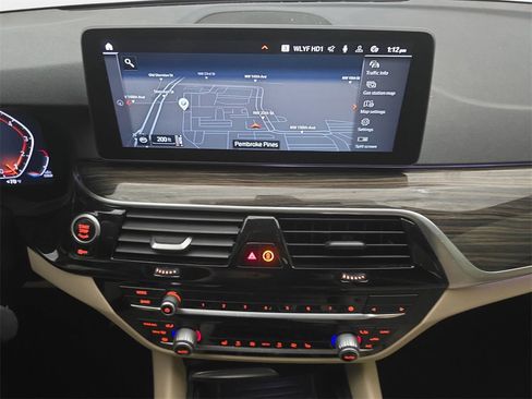 Used 2022 BMW 530i w/ Convenience Package image 20