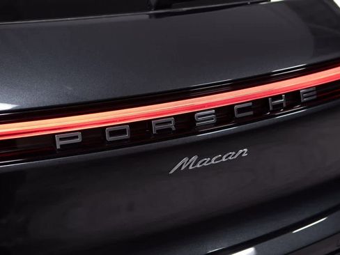 Certified 2025 Porsche Macan image 35