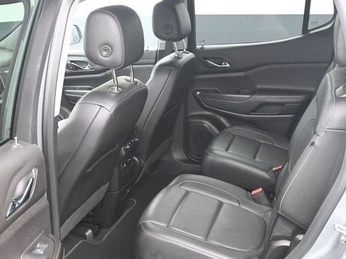 Used 2023 GMC Acadia SLT AWD/4WD image 13