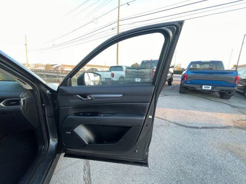 Used 2019 MAZDA CX-5 Touring image 18