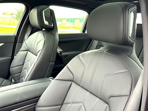 New 2026 BMW 740i RWD image 11