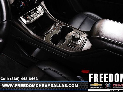 Used 2023 GMC Acadia SLT w/ Preferred Package image 31