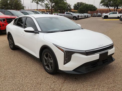 Used 2025 Kia K4 FWD image 6