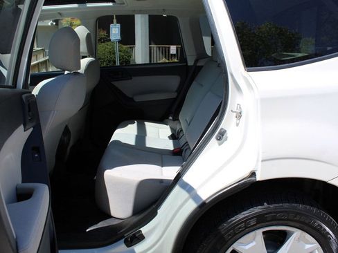 Used 2015 Subaru Forester 2.5i Premium w/ All-Weather Package image 29