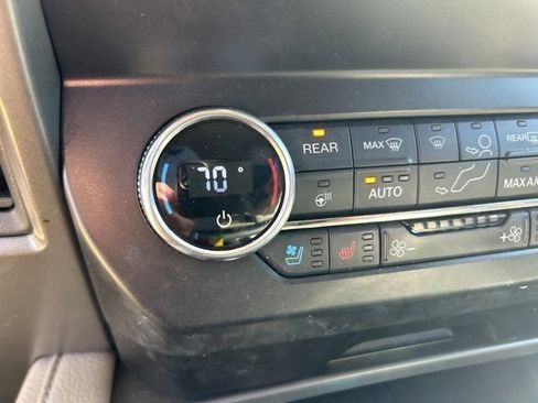 Used 2020 Ford Expedition XLT w/ Equipment Group 202A image 12