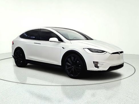 Used 2017 Tesla Model X 75D AWD/4WD image 8