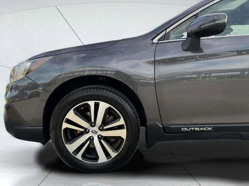Used 2018 Subaru Outback 2.5i Limited AWD/4WD image 60