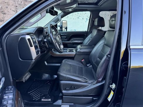 Used 2017 GMC Sierra 2500 Denali w/ Duramax Plus Package AWD/4WD image 18