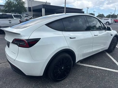 Used 2023 Tesla Model Y Long Range AWD/4WD image 4