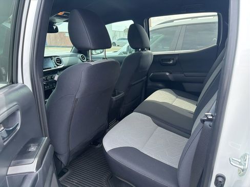 Used 2023 Toyota Tacoma TRD Sport w/ Advanced Technology Package image 9