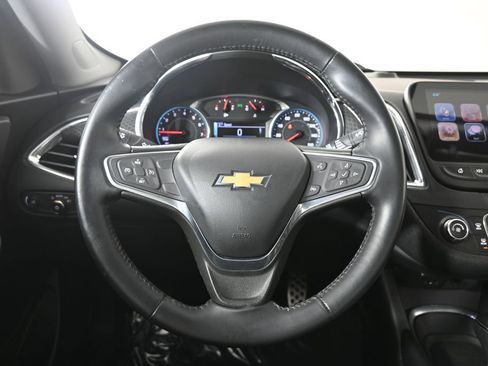 Used 2017 Chevrolet Malibu LT image 33