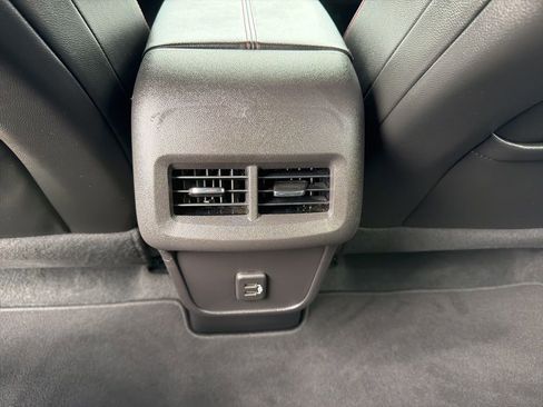 Used 2024 Chevrolet Equinox RS FWD image 19