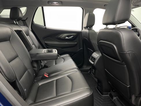 Used 2022 GMC Terrain SLT w/ Infotainment Package II AWD/4WD image 39