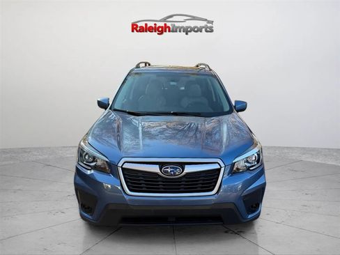 Used 2019 Subaru Forester Premium AWD/4WD image 3
