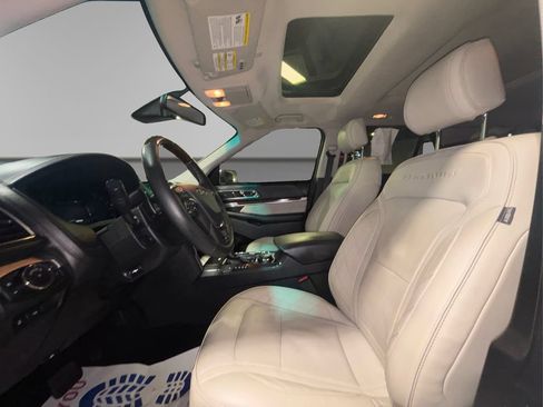 Used 2017 Ford Explorer Platinum AWD/4WD image 10