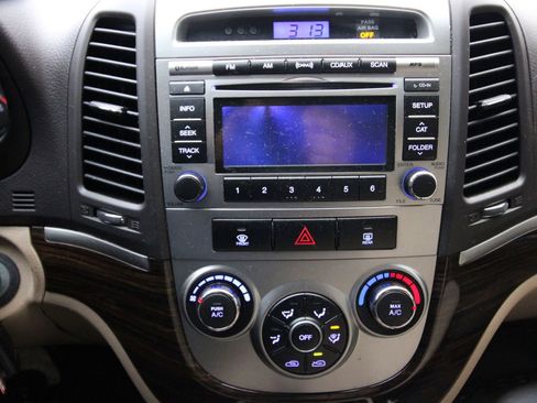 Used 2011 Hyundai Santa Fe GLS image 32