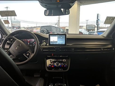 Certified 2022 Lincoln Corsair FWD w/ Equipment Group 101A image 12