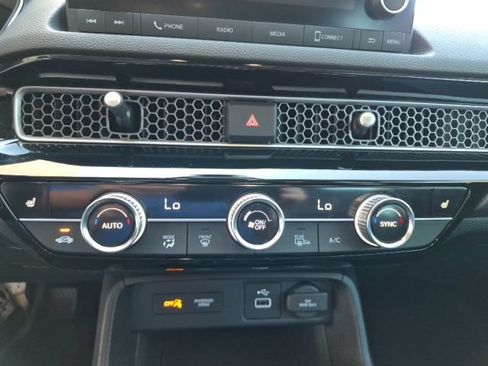 Certified 2024 Honda Civic EX-L image 28