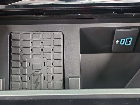 Used 2022 GMC Sierra 1500 Denali w/ Denali Reserve Package image 50