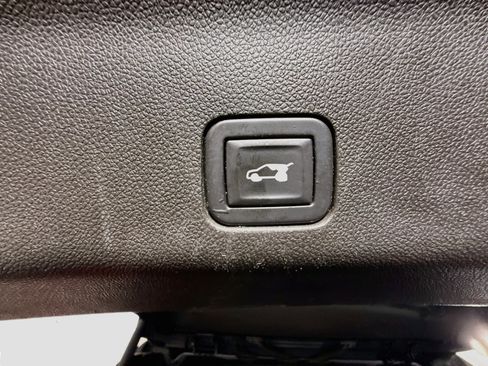 Used 2021 GMC Yukon Denali w/ Denali Premium Package AWD/4WD image 45