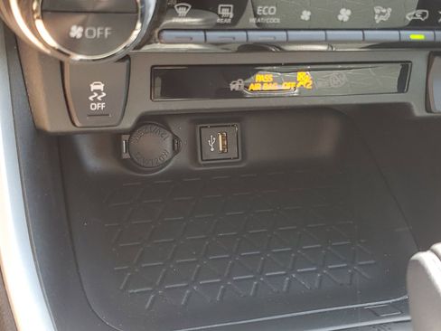 Certified 2023 Toyota RAV4 XLE AWD/4WD image 30