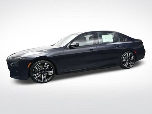 New 2026 BMW i7 xDrive60 w/ Executive Package AWD/4WD image 8