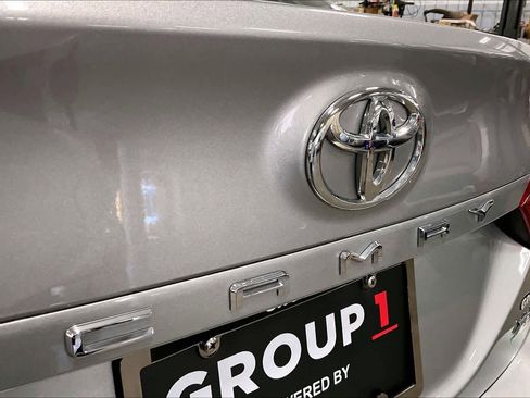 Used 2019 Toyota Camry XLE FWD image 31