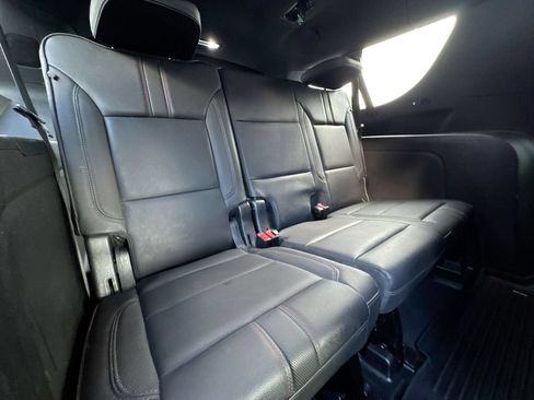 Used 2022 Chevrolet Suburban RST w/ Luxury Package AWD/4WD image 30