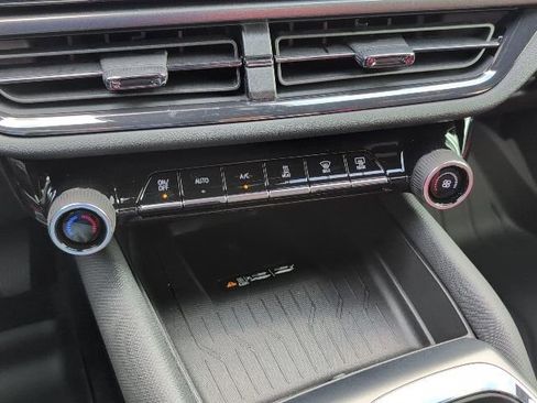 New 2026 Chevrolet Equinox EV RS image 25