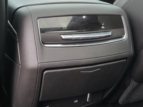Used 2021 Cadillac Escalade ESV Premium Luxury AWD/4WD image 18