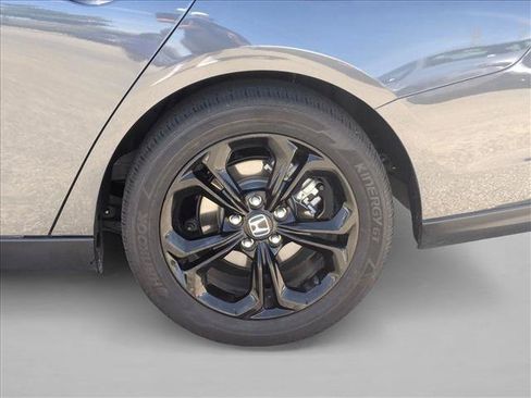 Used 2025 Honda Accord SE image 24