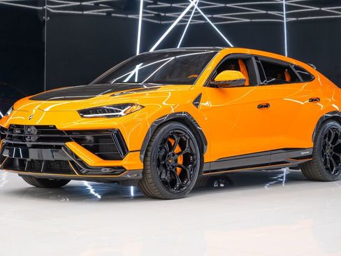 Used 2023 Lamborghini Urus Performante AWD/4WD image 3