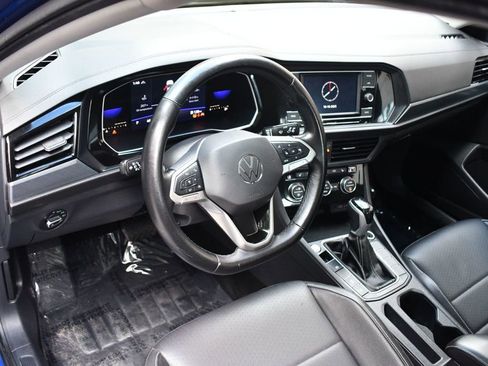 Used 2022 Volkswagen Jetta SE w/ Panoramic Sunroof Package image 28